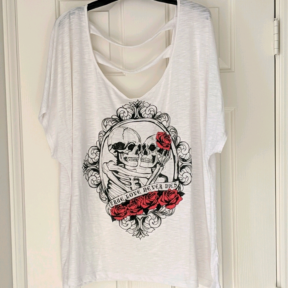 Vintage Torrid White Distressed Cameo Tee Size 4